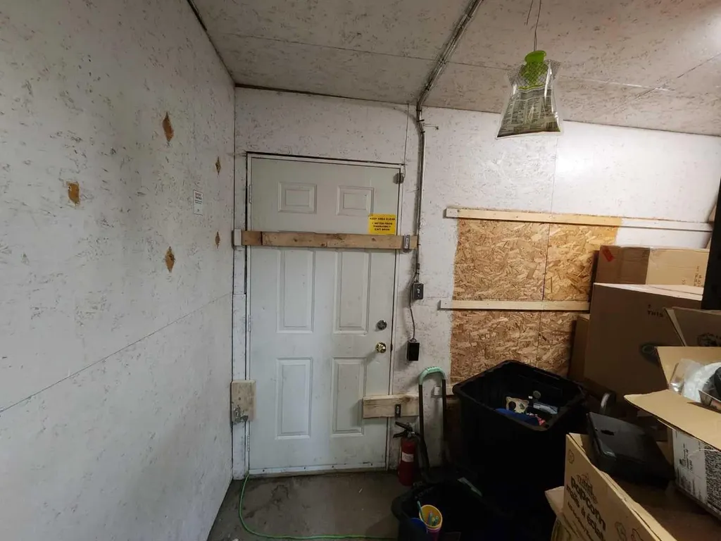 208 Railway Avenue E Drumheller AB T0J 0Y4