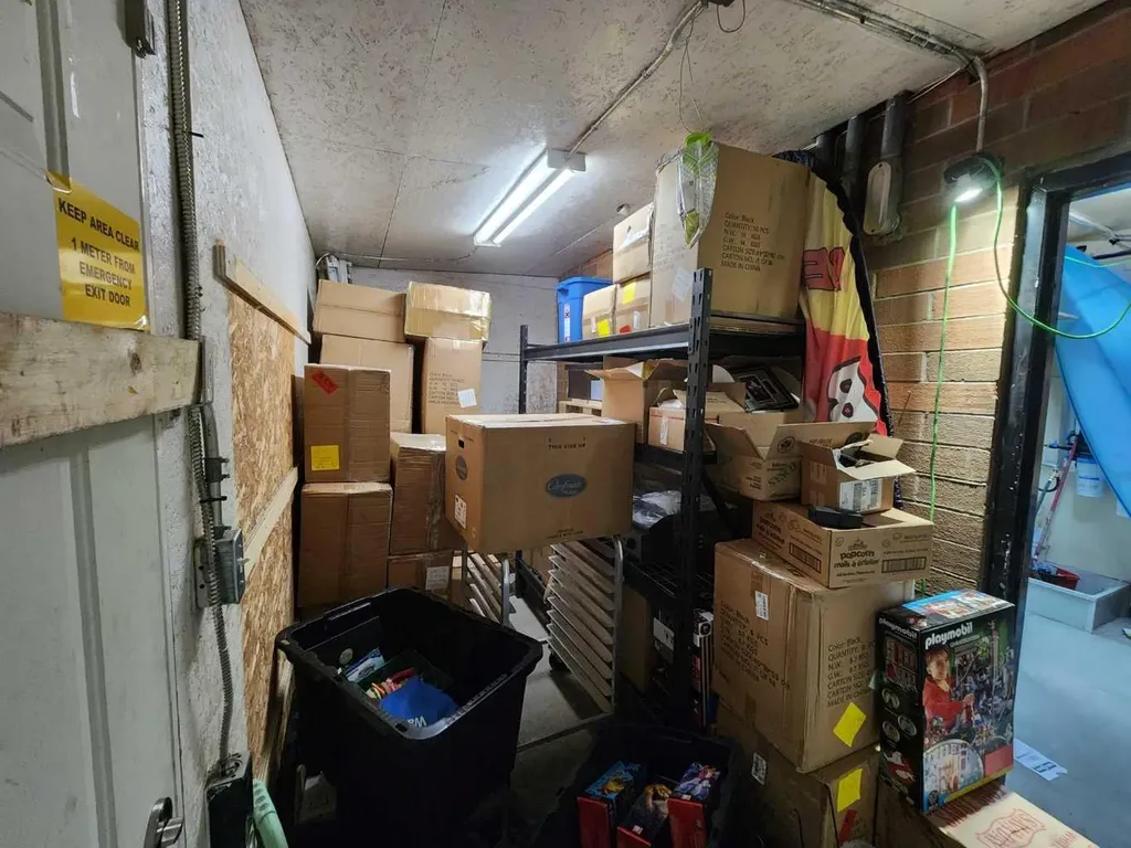 208 Railway Avenue E Drumheller AB T0J 0Y4