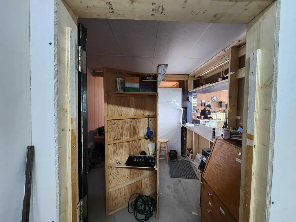 208 Railway Avenue E Drumheller AB T0J 0Y4