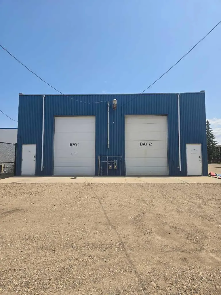 329 9 Street E Brooks AB T1R0K2