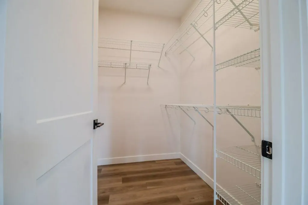 5463 55 Avenue Lacombe AB T4L 1M1
