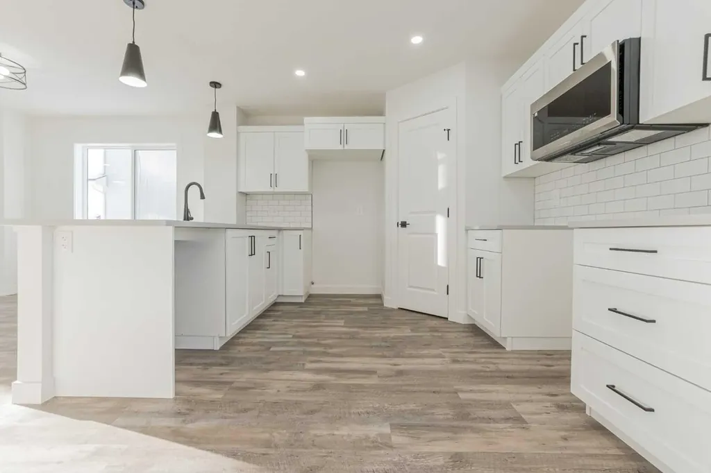 8558 72 Avenue Grande Prairie AB T8X 0N9