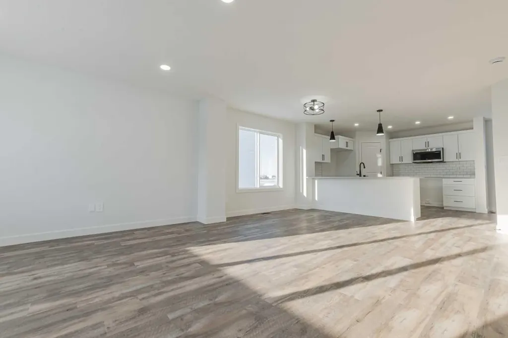 8558 72 Avenue Grande Prairie AB T8X 0N9
