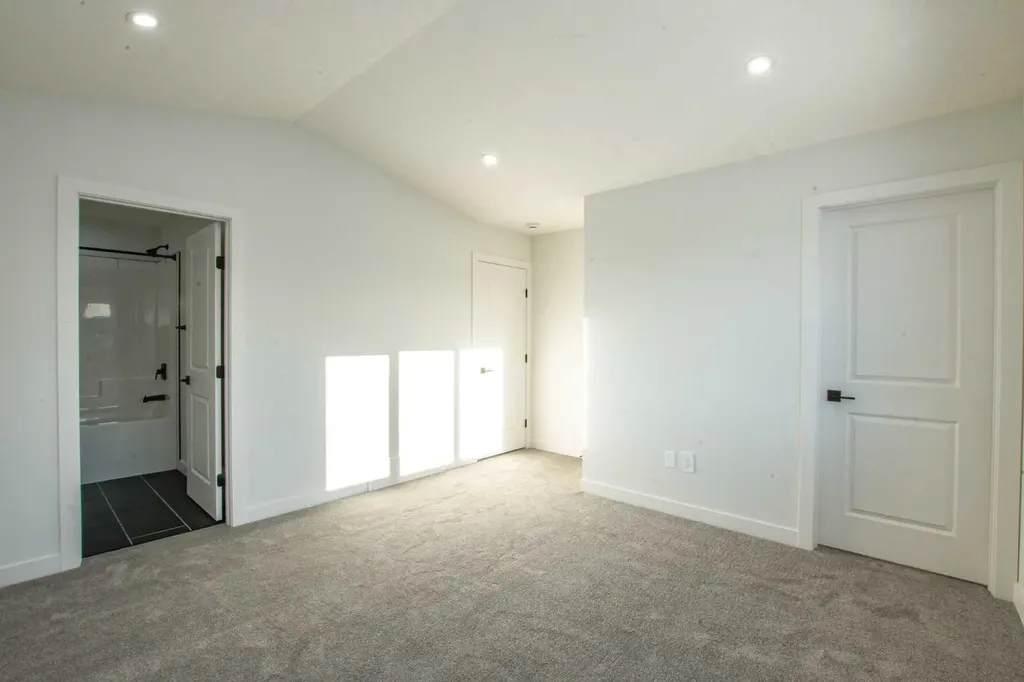8558 72 Avenue Grande Prairie AB T8X 0N9