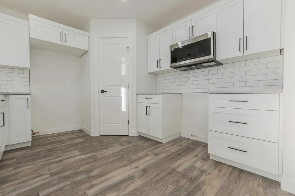 8558 72 Avenue Grande Prairie AB T8X 0N9