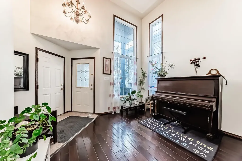 3708 Douglas Ridge Way SE Calgary AB T2Z 3B6