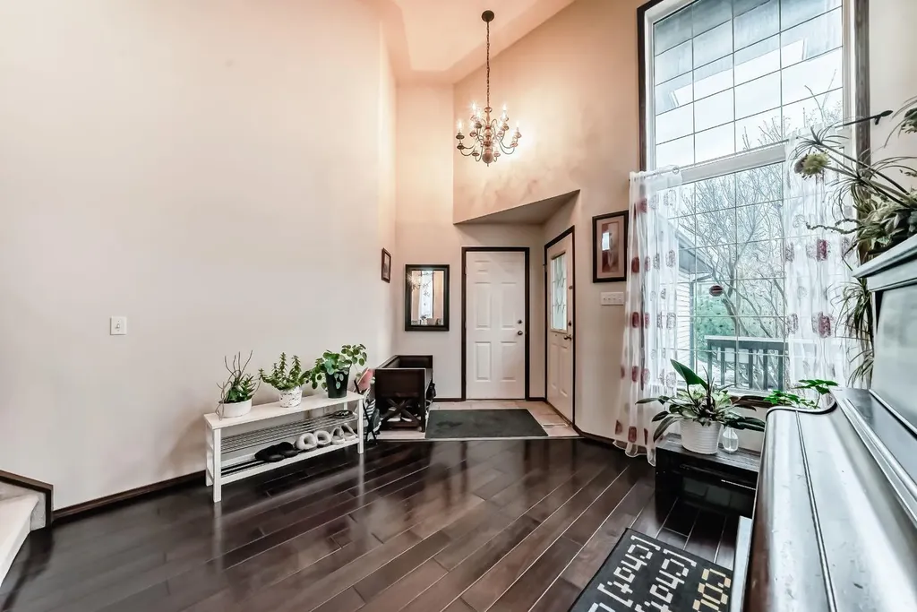 3708 Douglas Ridge Way SE Calgary AB T2Z 3B6