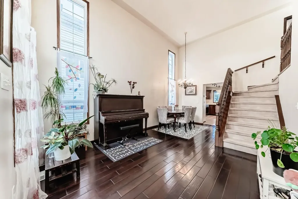 3708 Douglas Ridge Way SE Calgary AB T2Z 3B6
