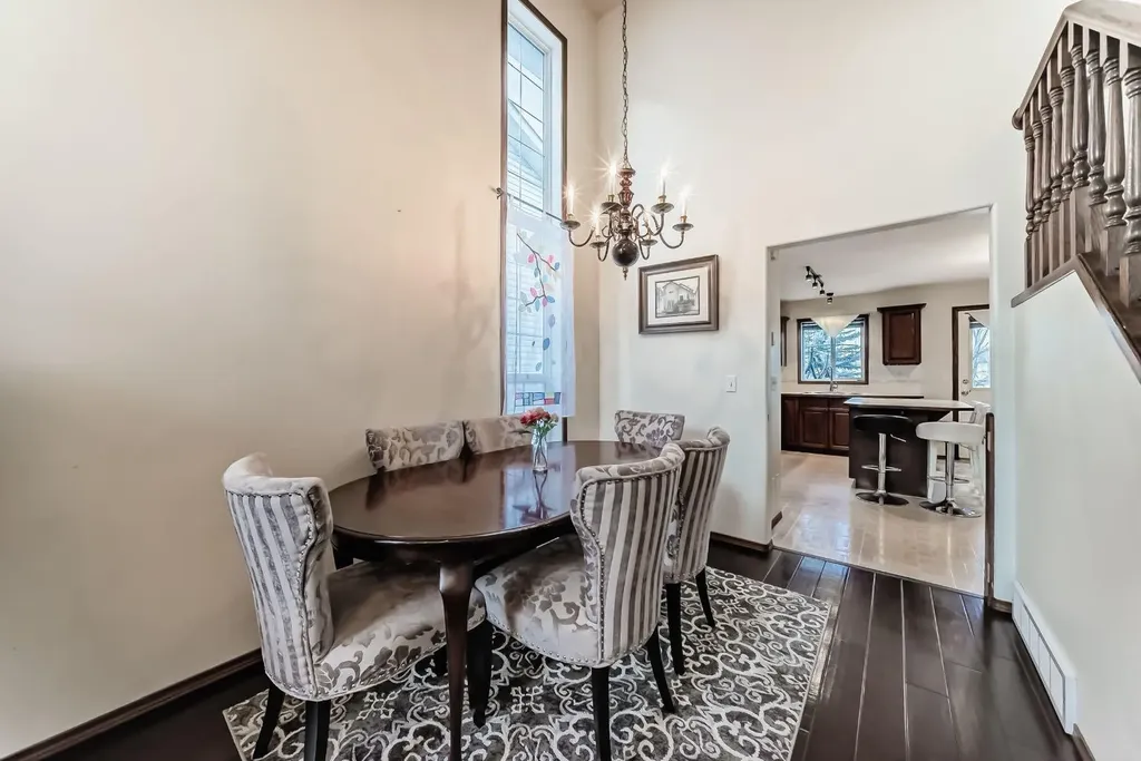 3708 Douglas Ridge Way SE Calgary AB T2Z 3B6