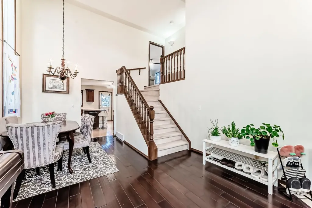 3708 Douglas Ridge Way SE Calgary AB T2Z 3B6