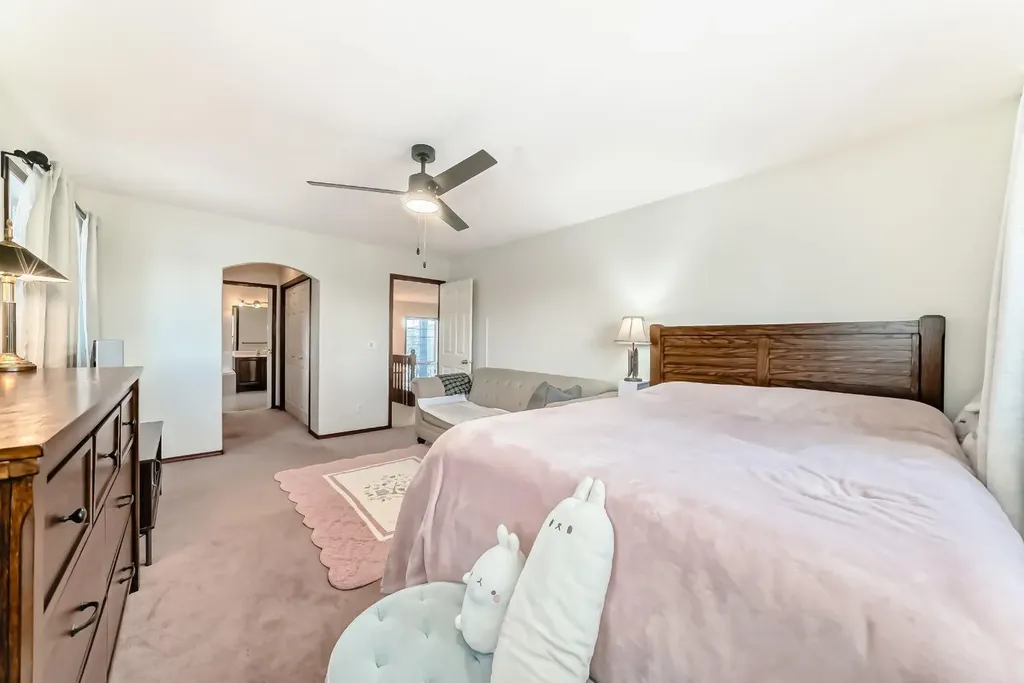3708 Douglas Ridge Way SE Calgary AB T2Z 3B6