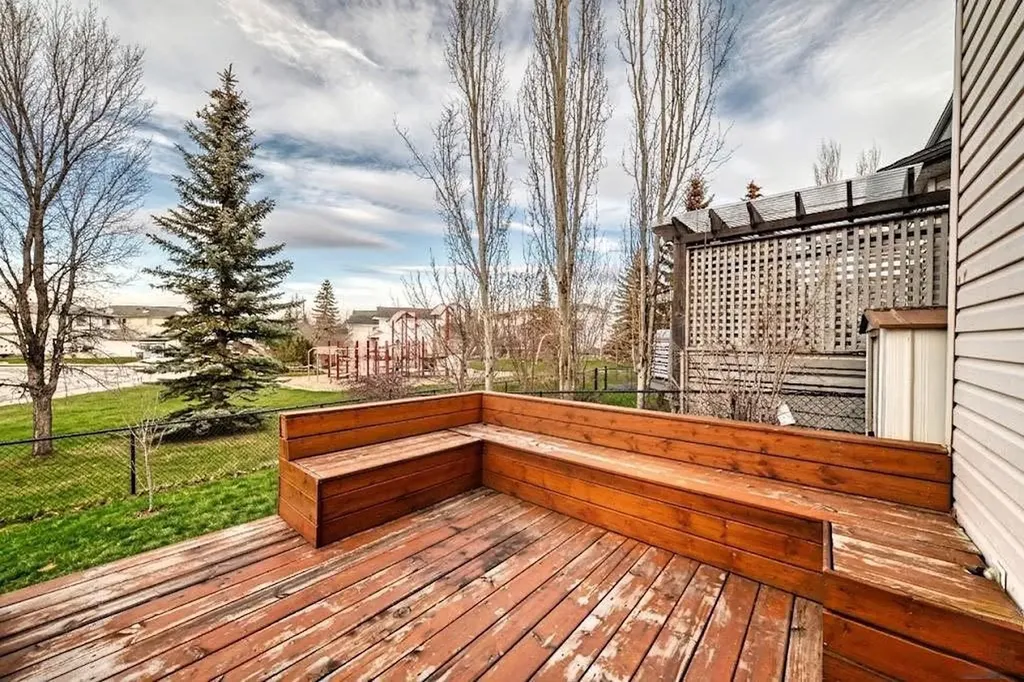 3708 Douglas Ridge Way SE Calgary AB T2Z 3B6
