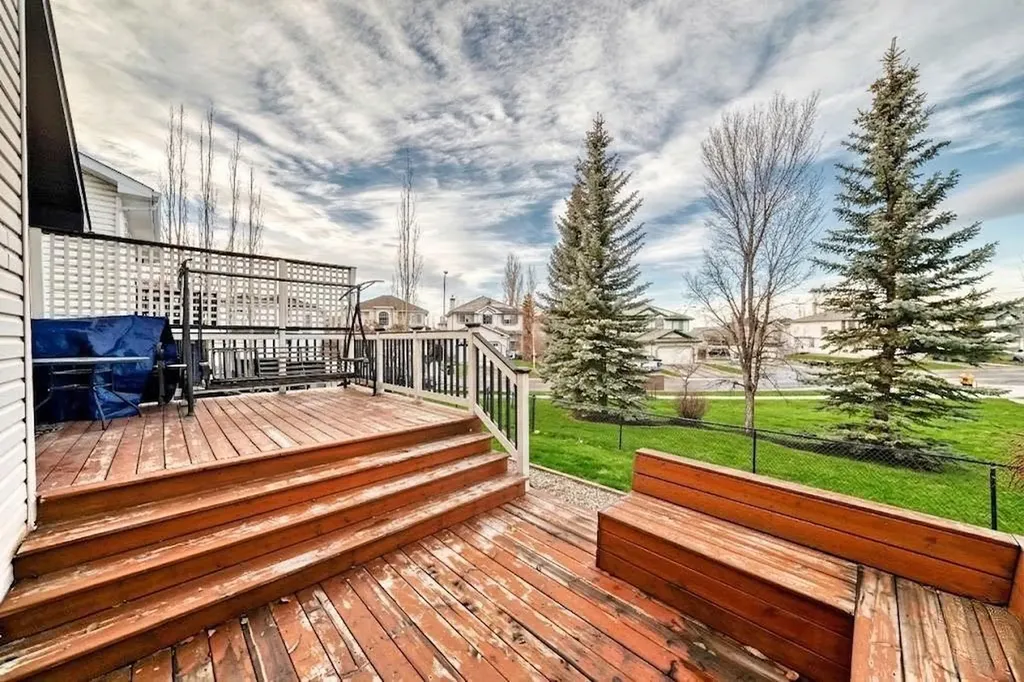 3708 Douglas Ridge Way SE Calgary AB T2Z 3B6