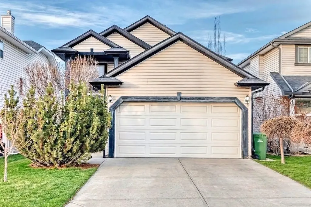 3708 Douglas Ridge Way SE Calgary AB T2Z 3B6