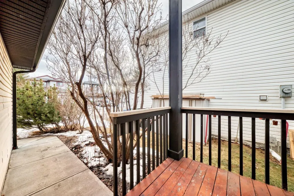 3708 Douglas Ridge Way SE Calgary AB T2Z 3B6