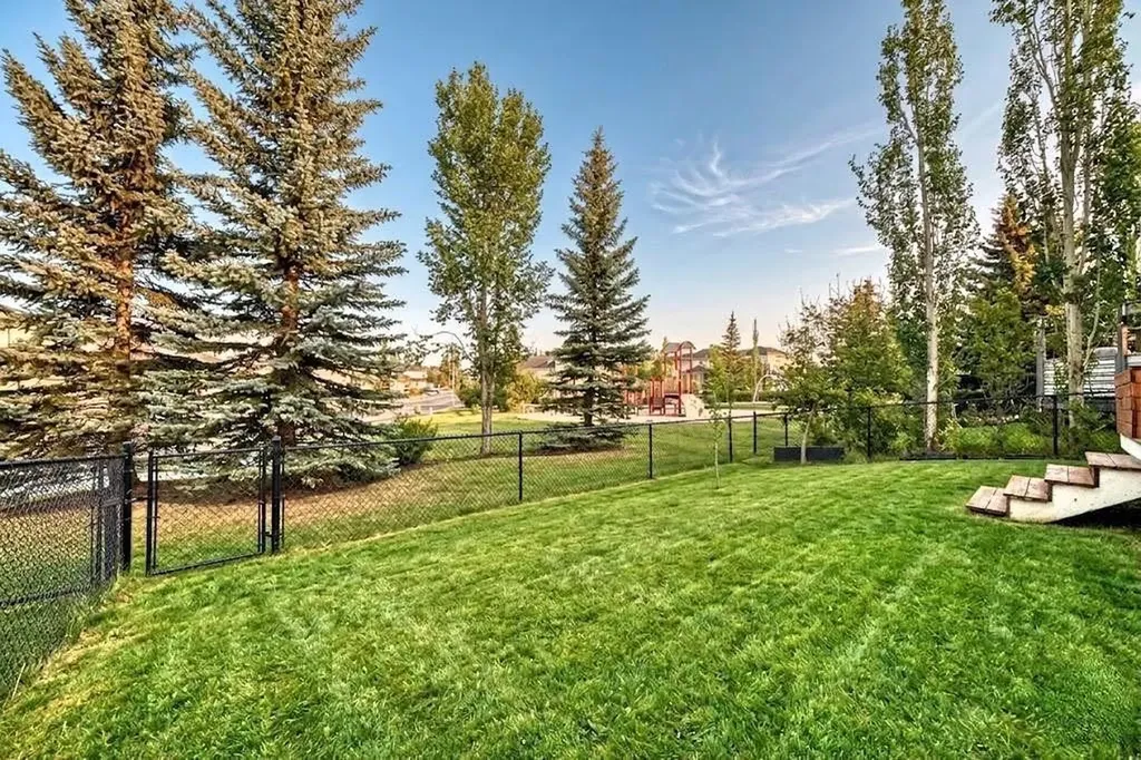 3708 Douglas Ridge Way SE Calgary AB T2Z 3B6