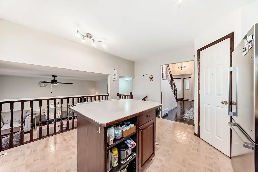 3708 Douglas Ridge Way SE Calgary AB T2Z 3B6