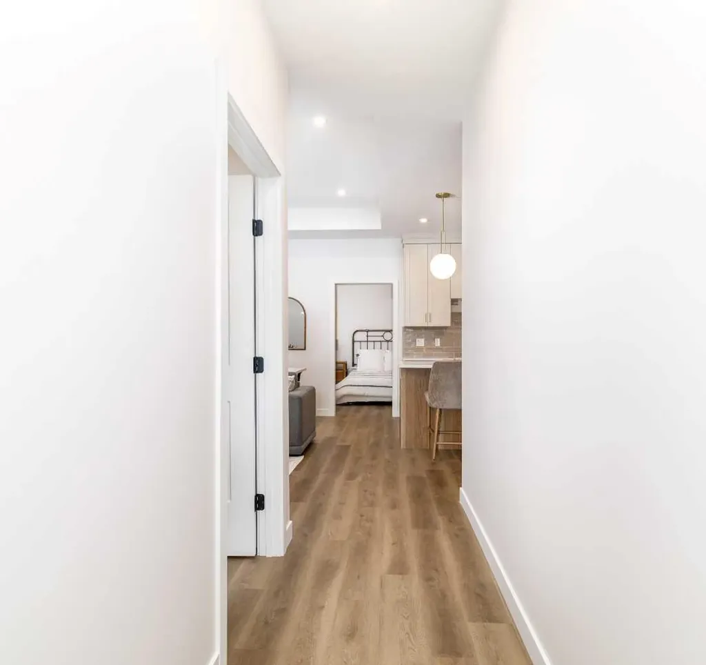 5463 55 Avenue Lacombe AB T4L 1M1