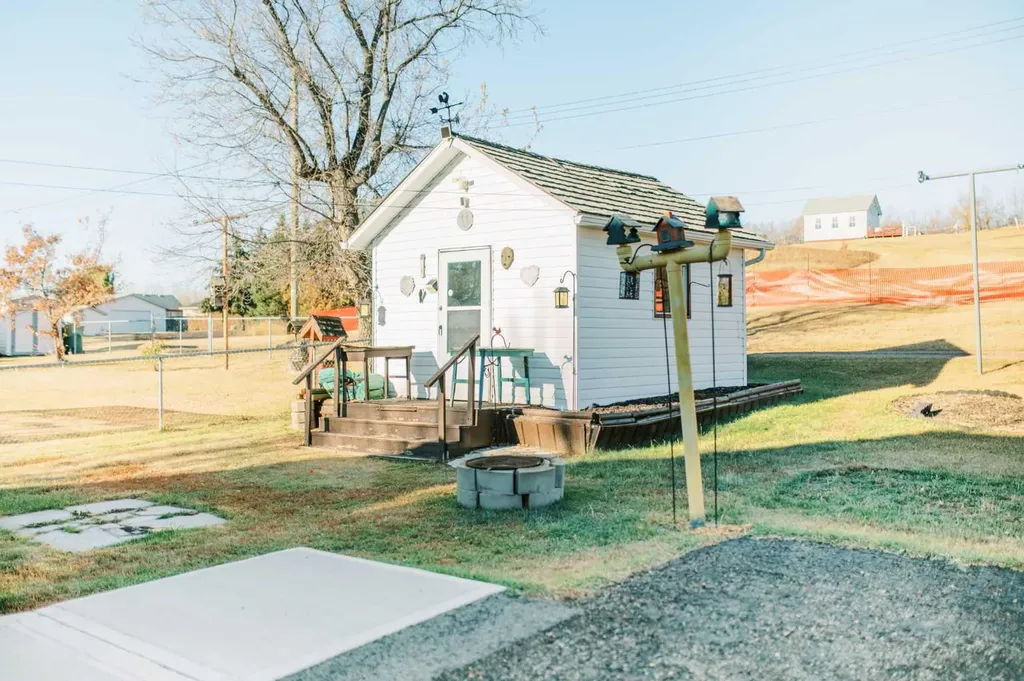 221 4th Avenue S Big Valley AB T0J 0G0