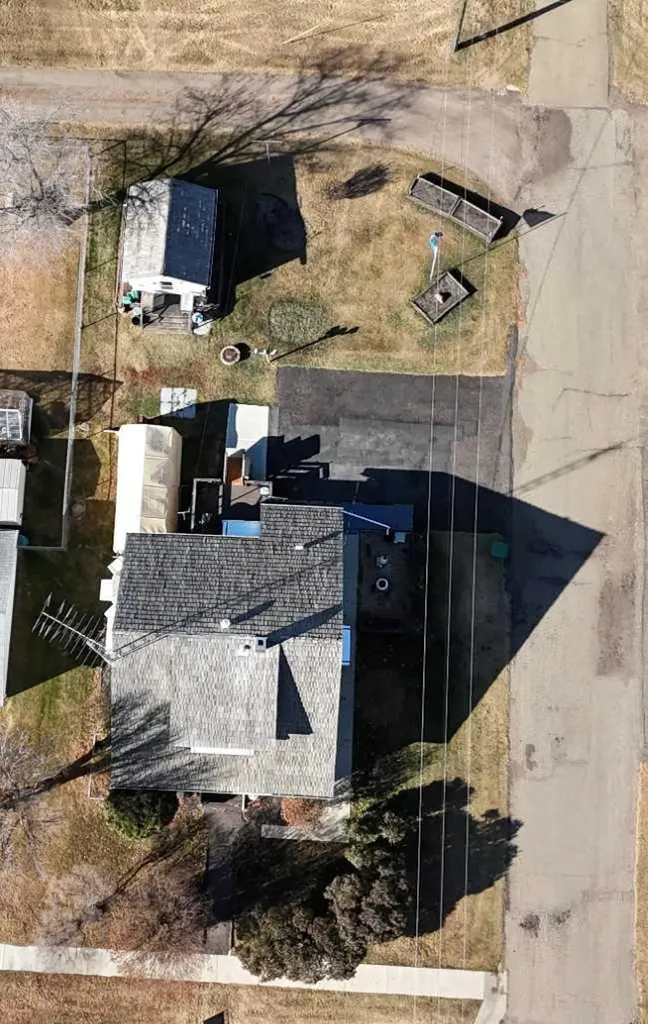 221 4th Avenue S Big Valley AB T0J 0G0