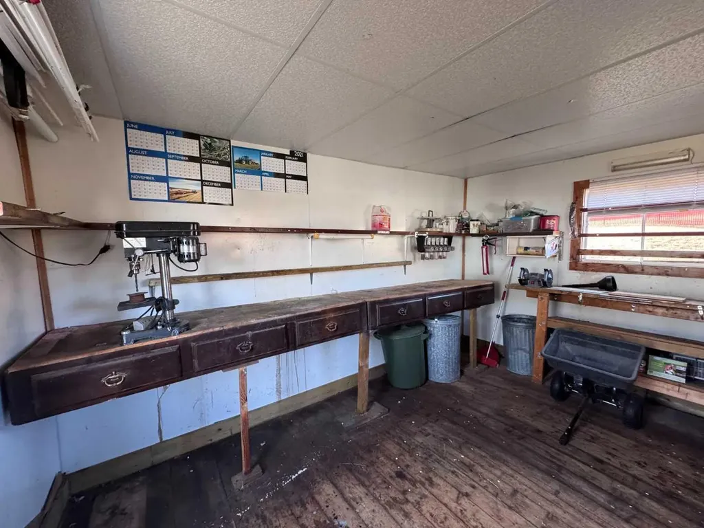 221 4th Avenue S Big Valley AB T0J 0G0