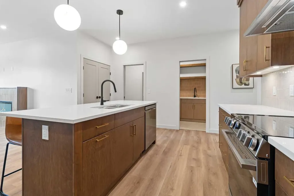 4940 Beardsley Avenue Lacombe AB T4L 0G4