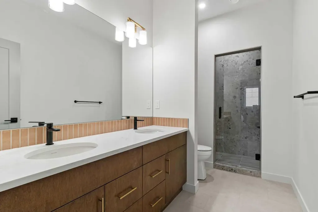 4940 Beardsley Avenue Lacombe AB T4L 0G4