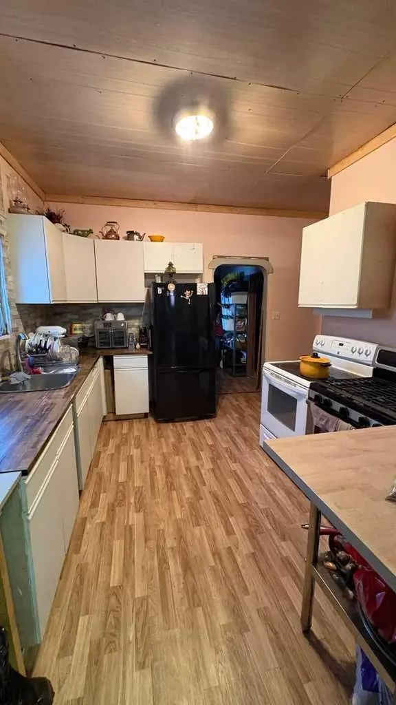 5117 Norfolk Avenue Coronation AB T0C1C0