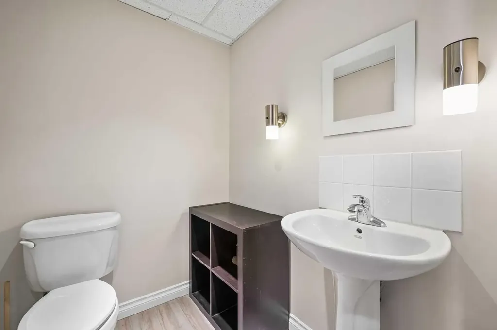 138 18 Avenue SE Calgary AB T2G 5P9