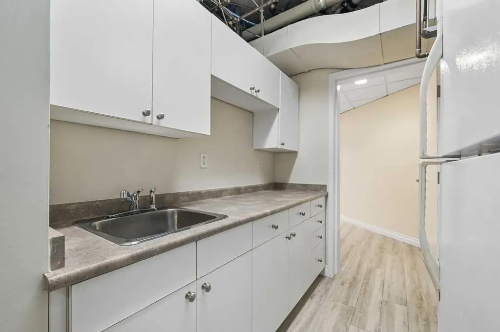 138 18 Avenue SE Calgary AB T2G 5P9