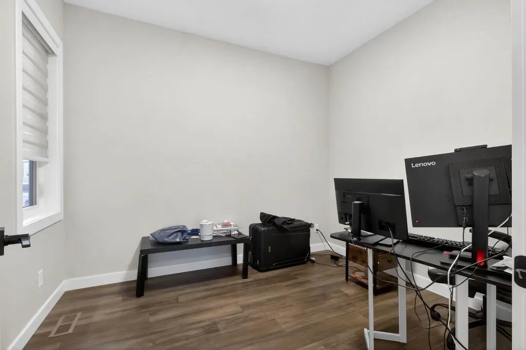 66 Belmont Manor SW Calgary AB T2X 5E4