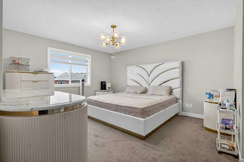 66 Belmont Manor SW Calgary AB T2X 5E4