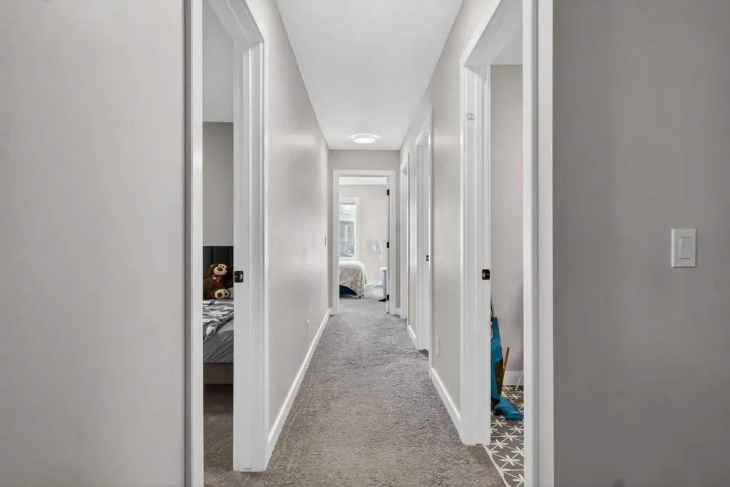 66 Belmont Manor SW Calgary AB T2X 5E4