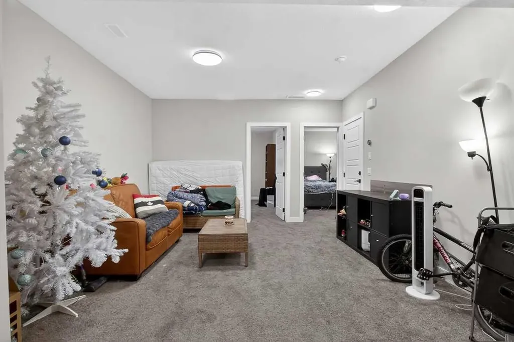66 Belmont Manor SW Calgary AB T2X 5E4