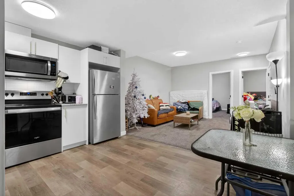 66 Belmont Manor SW Calgary AB T2X 5E4