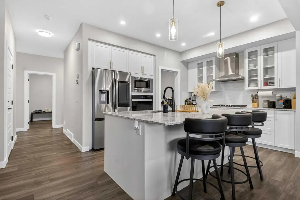 66 Belmont Manor SW Calgary AB T2X 5E4