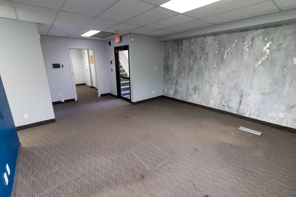 4321 23b Street NE Calgary AB T2E 7V9