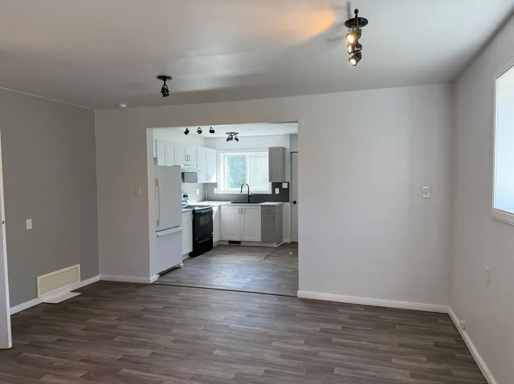 4828 51 Street Mirror AB T0B 3C0