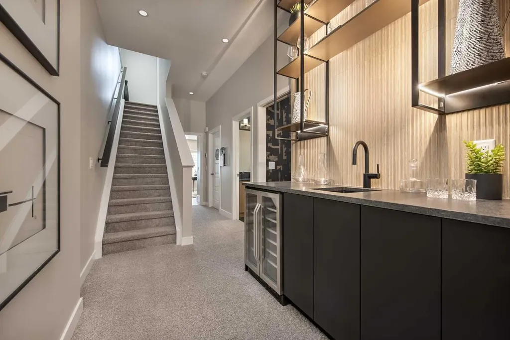 178 Mitchell Road NW Calgary AB T3R 2G6