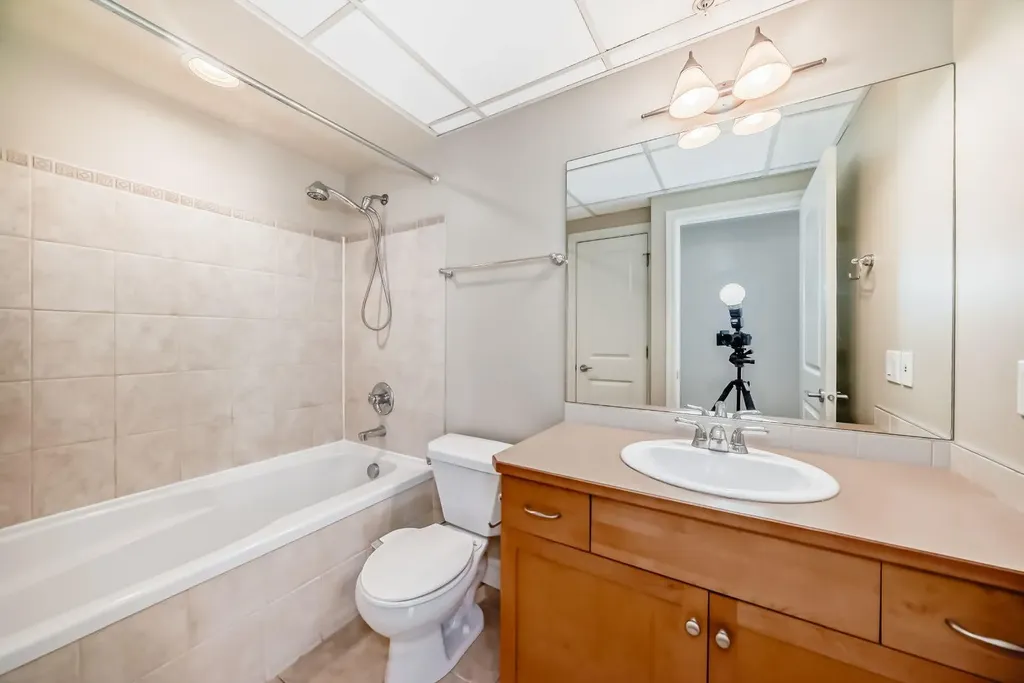 920 5 Avenue SW Calgary AB T2P 5P6