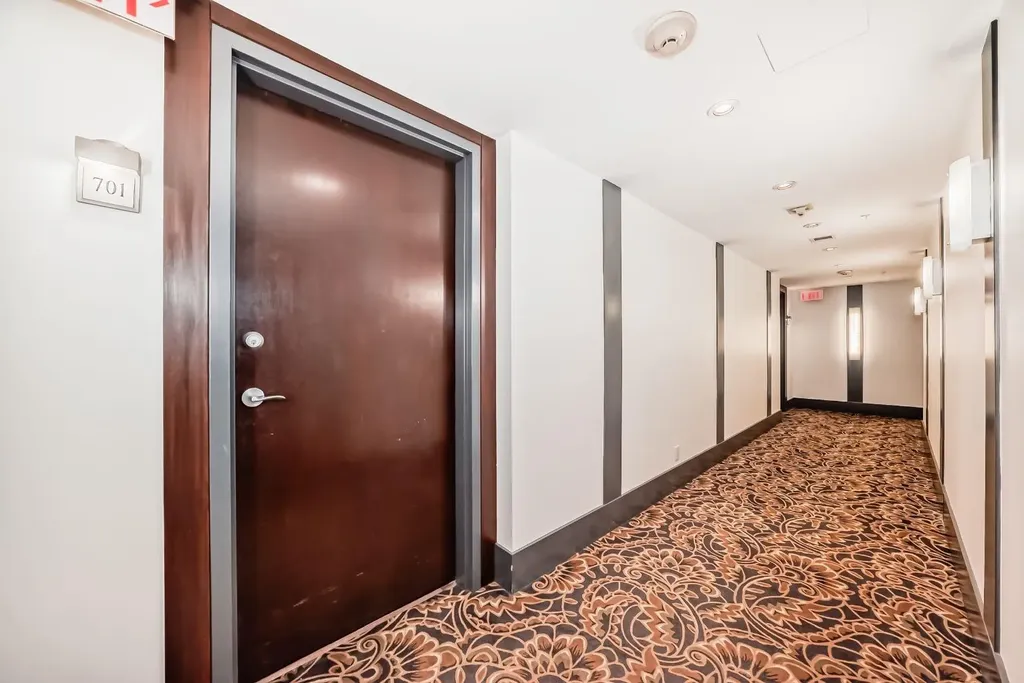 920 5 Avenue SW Calgary AB T2P 5P6