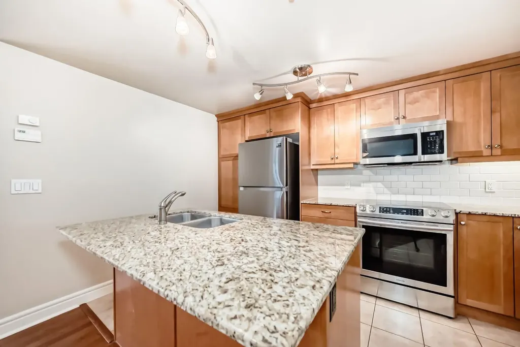 920 5 Avenue SW Calgary AB T2P 5P6