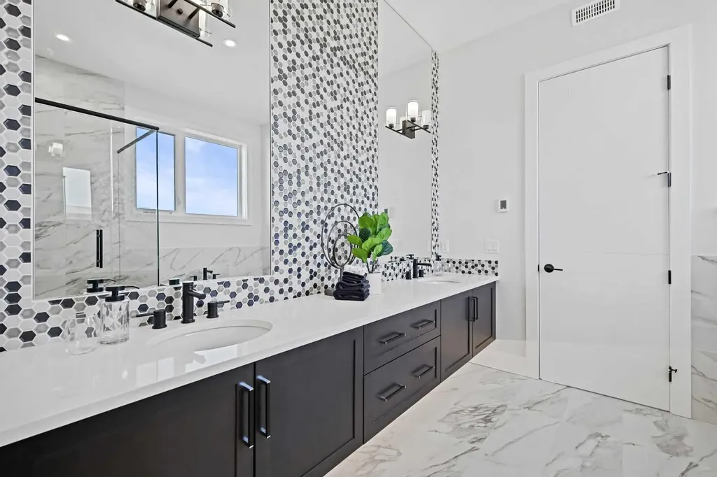 170 Marina Cove SE Calgary AB T3M 3P4