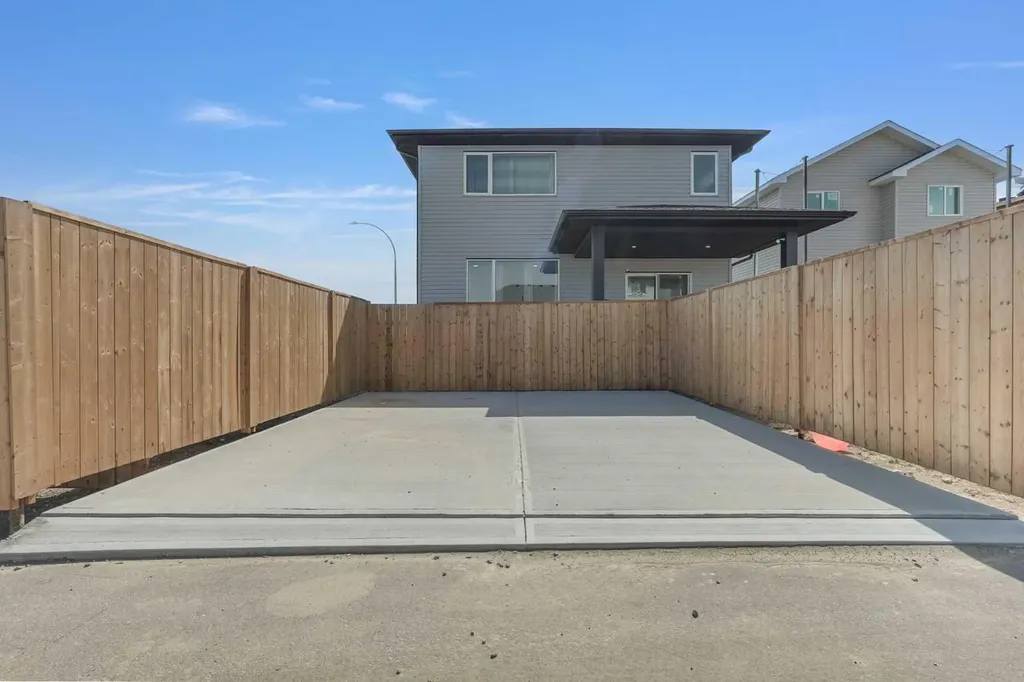 282 Caribou Way N Lethbridge AB T1H 7J7