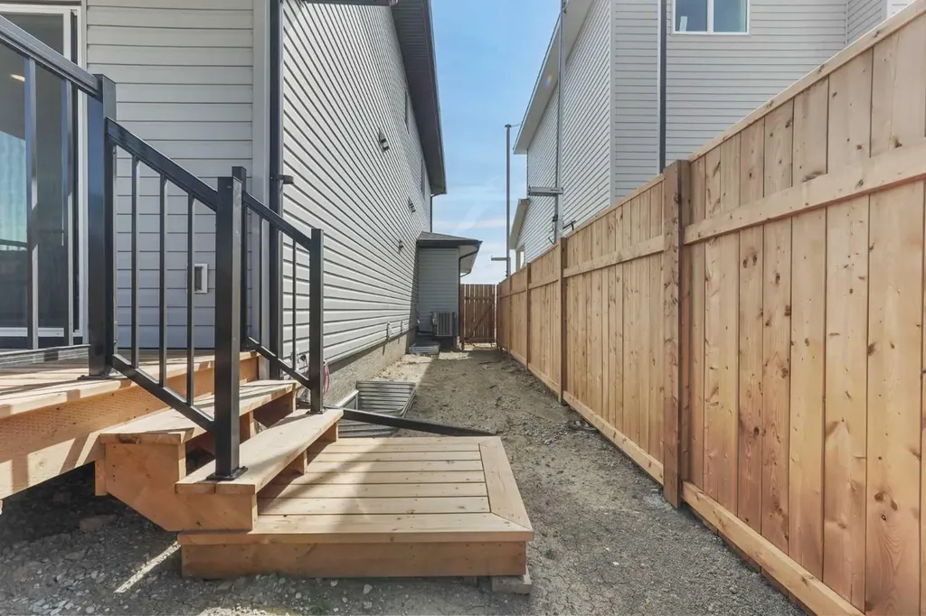 282 Caribou Way N Lethbridge AB T1H 7J7