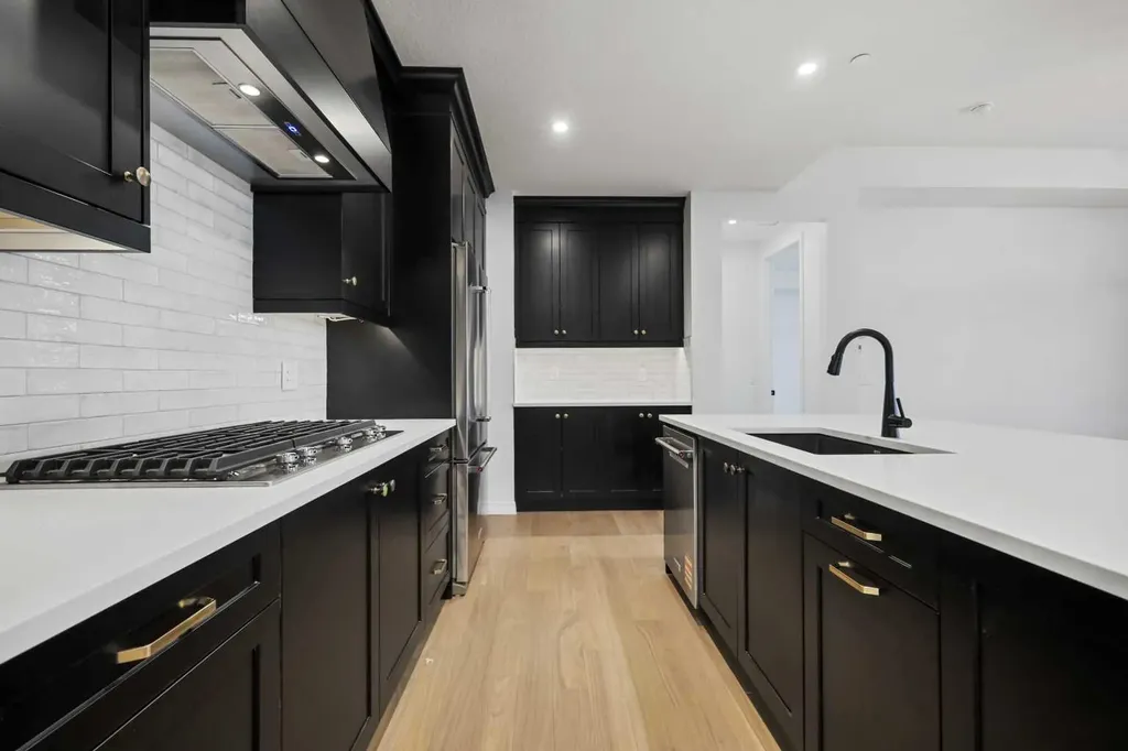 130 Marina Cove SE Calgary AB T3M 3P4