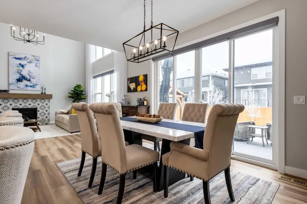 18 South Shore Bay Chestermere AB T1X 2R9