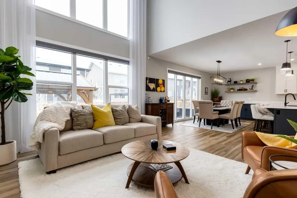 18 South Shore Bay Chestermere AB T1X 2R9
