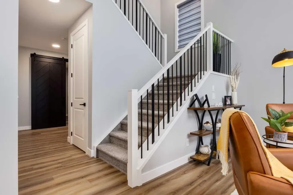 18 South Shore Bay Chestermere AB T1X 2R9