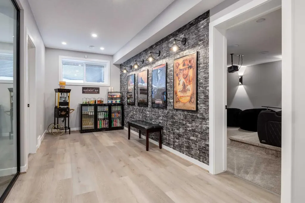 18 South Shore Bay Chestermere AB T1X 2R9